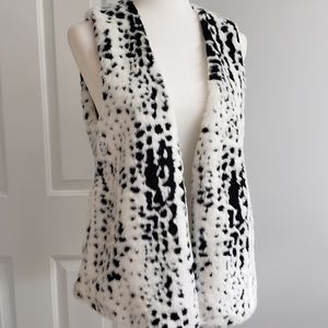 🆕✨ Philosophy Vest Faux Fur Black  /White Size S